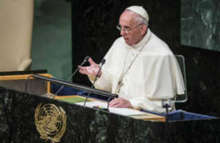 Papa-Francesco-dobbiamo-impegnarci-per-un-mondo-senza-armi-nucleari_articleimage